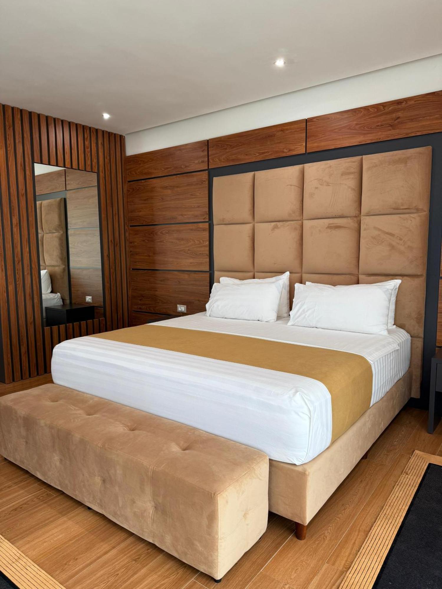 Hotel Hilal Palace - Halal Golem (Tirana)